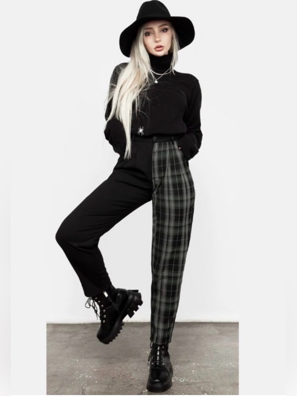 NWT Disturbia Checkmate High Waist Tapered Trousers size 18 - Picture 2 of 7